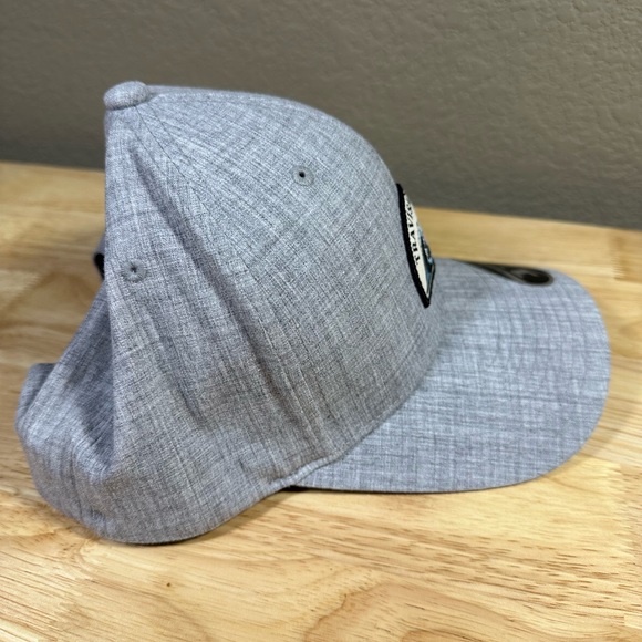 Travis Mathew Golf Baseball Hat Snapback Flex Gray Patch NWT River Cruise - Picture 4 of 5
